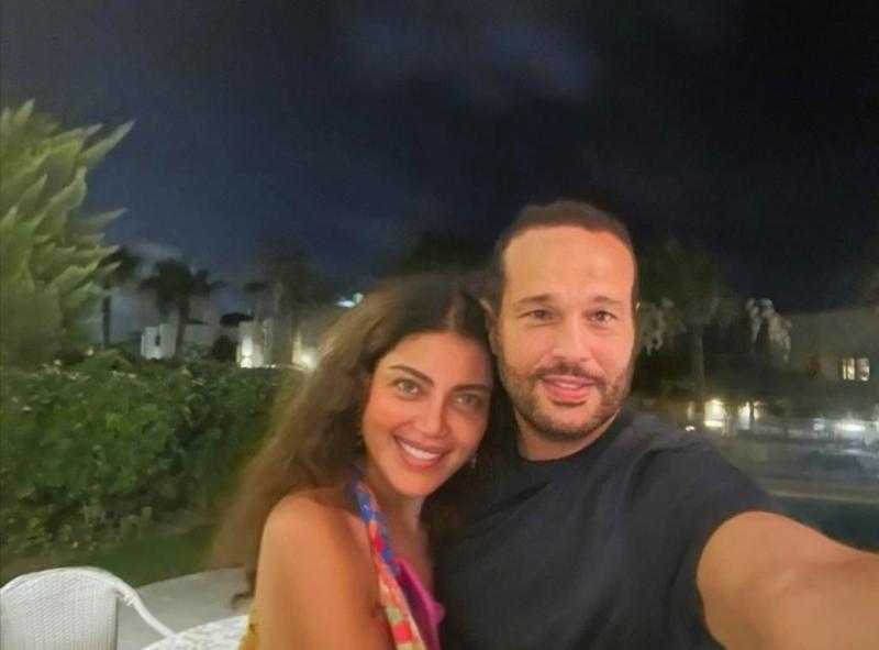 ريهام حجاج تؤدي مناسك العمرة بصحبة زوجها محمد حلاوة