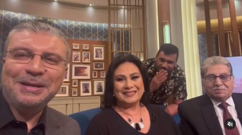 عمرو الليثي مع الراحل عثمان محمد علي وابنته 