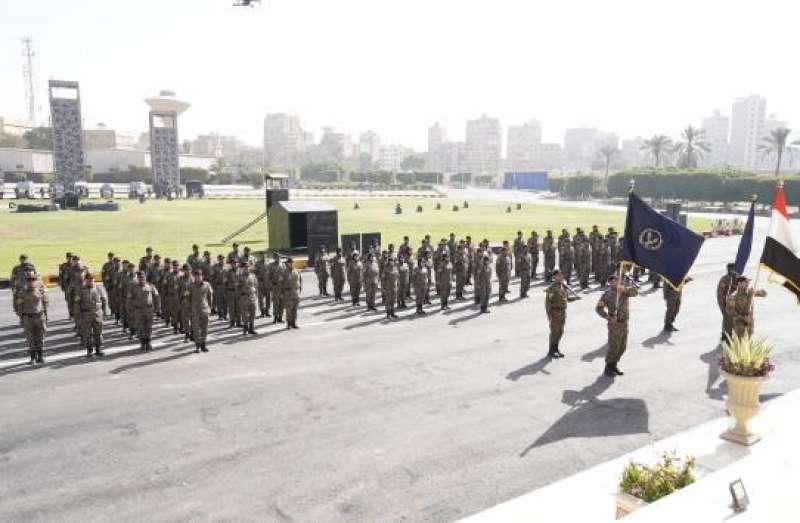 صورة استقبال رجال الأمن المركزي للوفد