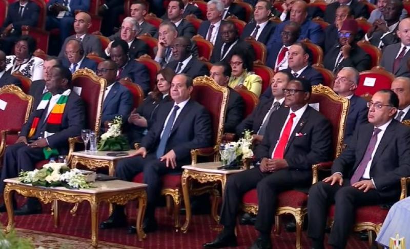 السيسي يشاهد فيلما تسجيليا بعنوان «إفريقيا أرض الفرص والكنوز».. فيديو