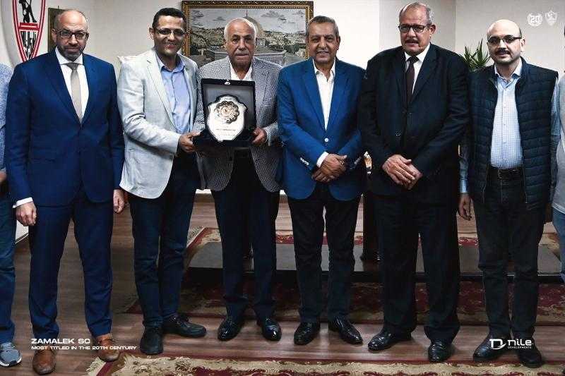 حسين لبيب يستقبل مجلس إدارة نقابة الصحفيين داخل نادي الزمالك