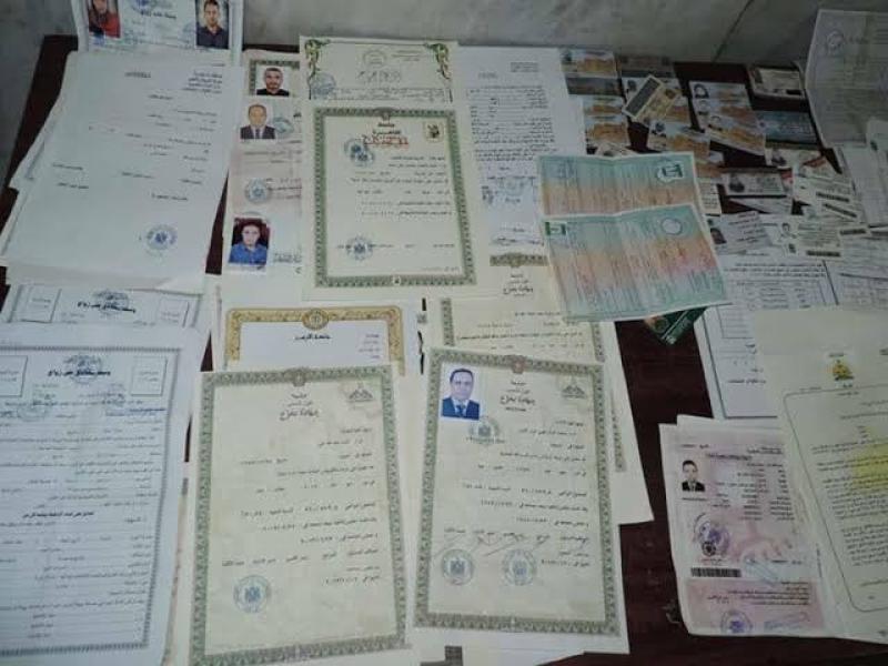 بشهادات جامعية مزورة.. سيدة وعاطل يتزعمان عصابة للنصب على المواطنين بالإسكندرية