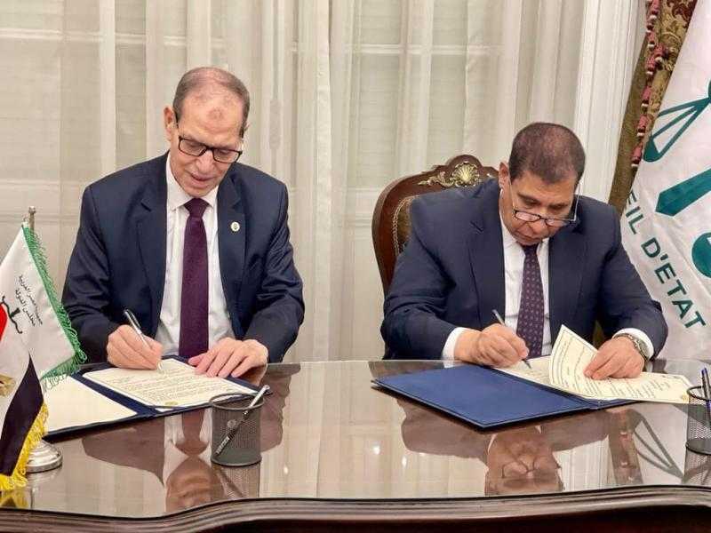 الأول من نوعه.. مجلس الدولة والنيابة الإدارية يوقعان بروتوكول تعاون مشترك.. صور