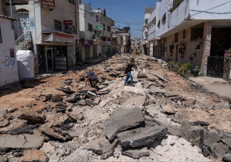جرف الشوارع في الضفة الغربية 