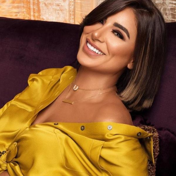 الفنانة جوري بكر 