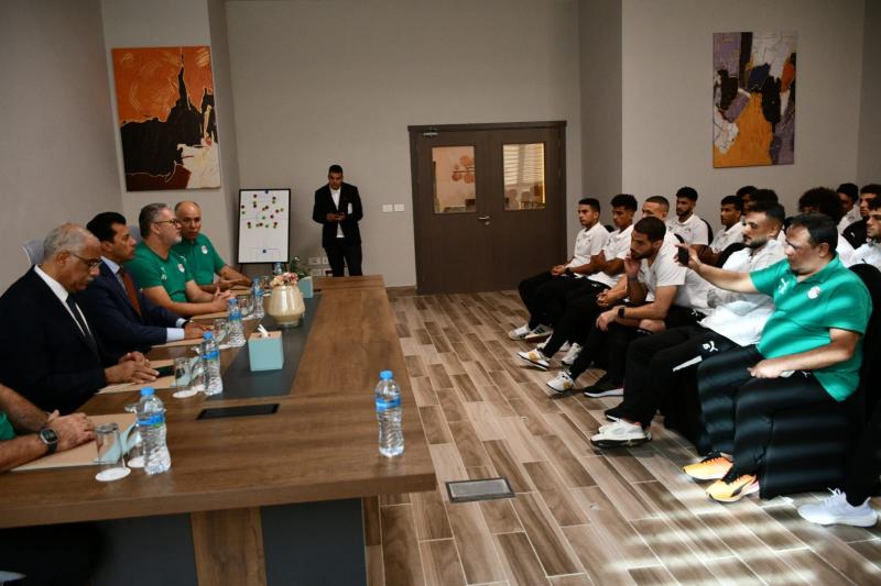 وزير الرياضة والمنتخب الأولمبي