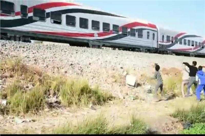 الإفتاء: إلقاء الحجارة على القطارات حرام شرعًا.. وهذه التصرفات تغضب الله