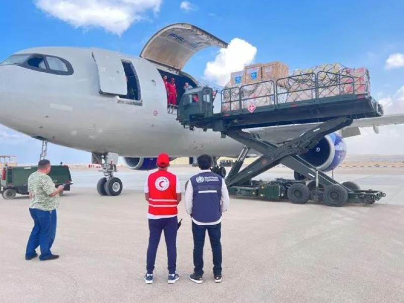 وصول 5 طائرات مساعدات إلى مطار العريش تمهيدا لنقلها إلى قطاع غزة