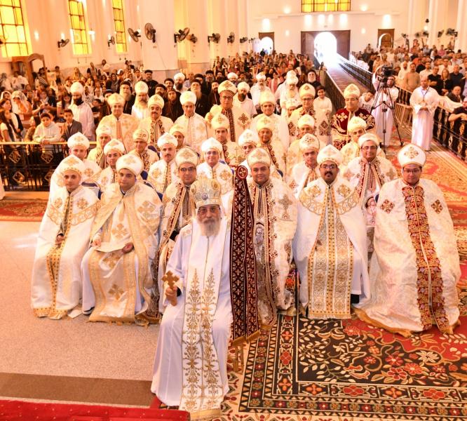 البابا تواضروس الثاني يرسم 27 كاهنا بكنائس الإسكندرية وأمريكا وإفريقيا