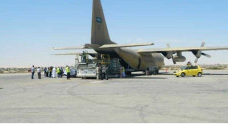مطار العريش يستقبل طائرتي مساعدات من الإمارات والسعودية تمهيدا لنقلهم إلى غزة