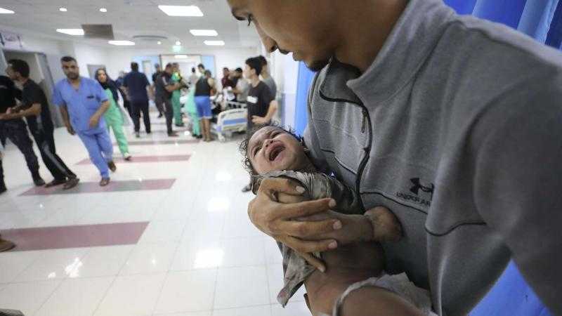 المكتب الحكومي في غزة: الاحتلال طرد ما يزيد عن 500 جريح من مجمع الشفاء تحت تهديد السلاح