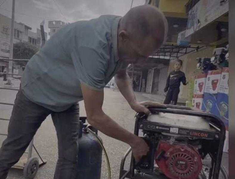 بالتفاصيل.. فيما لجأ أهل غزة للتعامل مع أزمة نفاذ الوقود؟