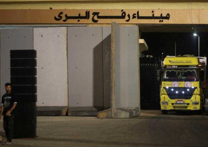 مستجدات دخول المساعدات إلى غزة عبر معبر رفح.. وموقف استقبال المصابين
