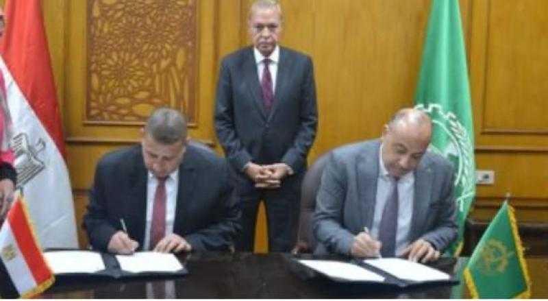 البترول: توقيع عقدى إنشاء محطتى وقود جديدتين لتموين السيارات بالغاز والوقود