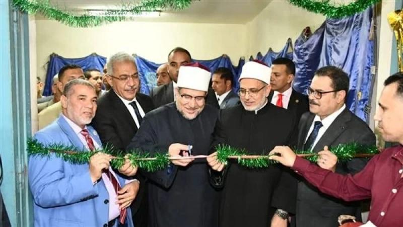 رئيس جامعة الأزهر ووزير الأوقاف يفتتحان مسجدًا ومعرضين بدراسات القاهرة