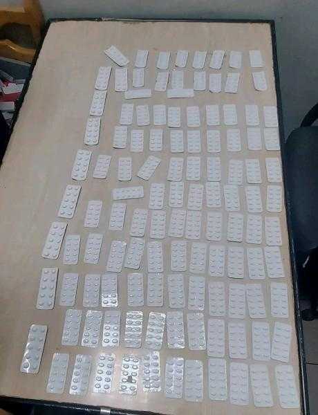 جمارك مطار الغردقة الدولي تضبط محاولة تهريب عدد من الأقراص المخدرة