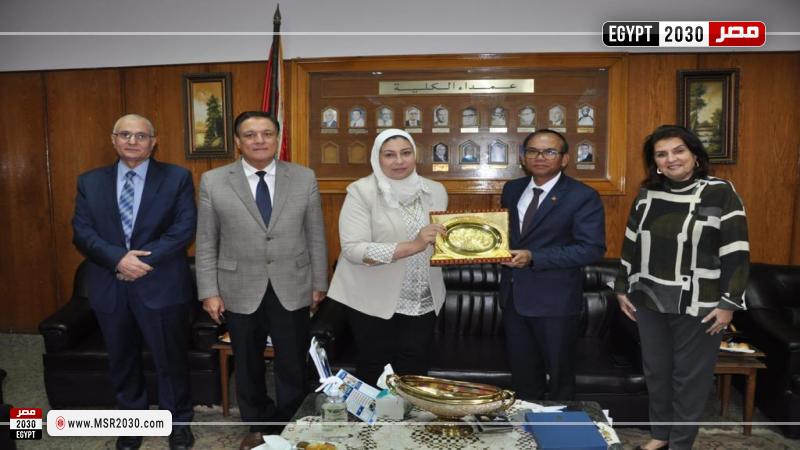 كلية الألسن بجامعة عين شمس