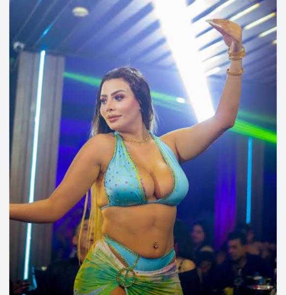 أظهرت عورتها للجمهور.. تفاصيل القبض على راقصة الساحل الشمالي