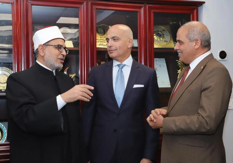 سلامة داود يهنئ رئيس جامعة عين شمس بمناسبة تعيينه