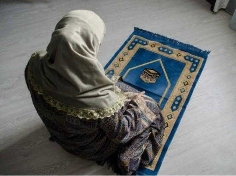 هل يجوز قضاء الصلاة الفائتة في أوقات الكراهة؟.. أمين الفتوى يجيب