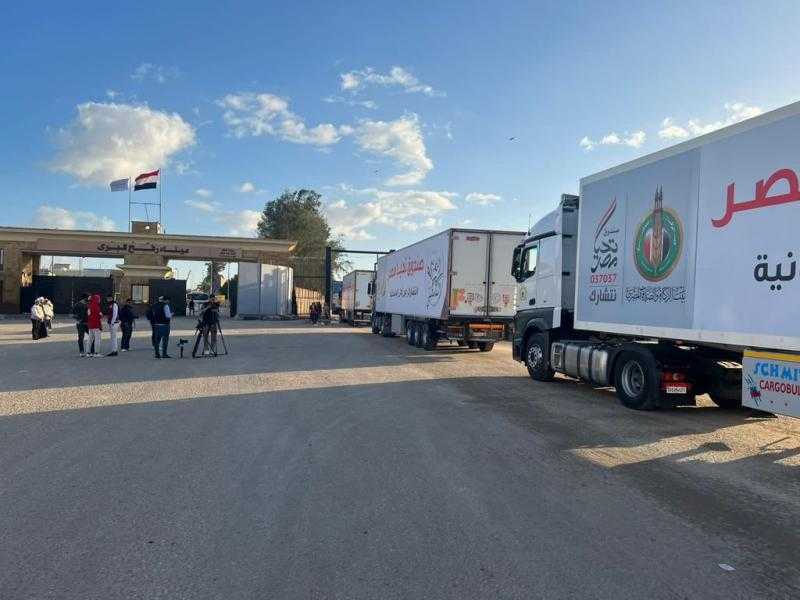 بتوجيهات شيخ الأزهر.. 40 شاحنة لبيت الزكاة تعبر ميناء رفح دعمًا لأهل غزة