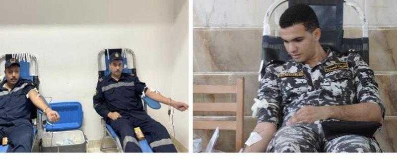 ضباط وجنود مديرية أمن القاهرة ينظمون حملة للتبرع بالدم.. صور