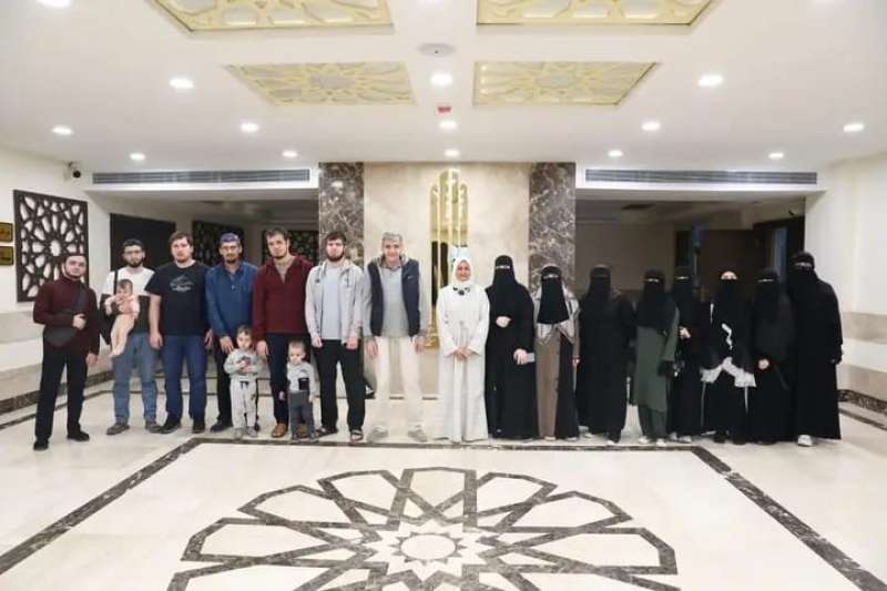 مستشار شيخ الأزهر تستقبل «وفدا طلابيًا روسيًا»