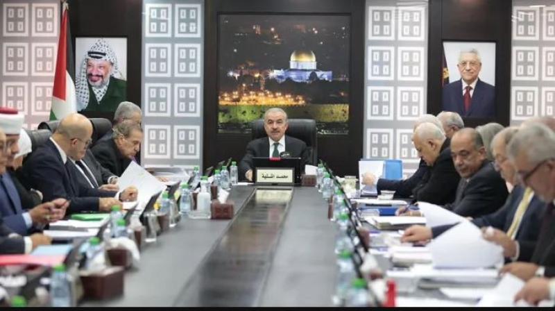 لـ وقف الإبادة الجماعية.. الحكومة الفلسطينية تعقد جلسة طارئة غدًا