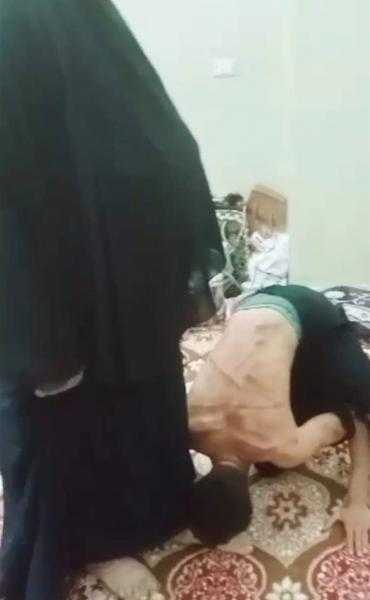 قرار عاجل من النيابة ضد المتهمين بإجبار شابين على تقبيل قدم سيدة بالجيزة (صور)