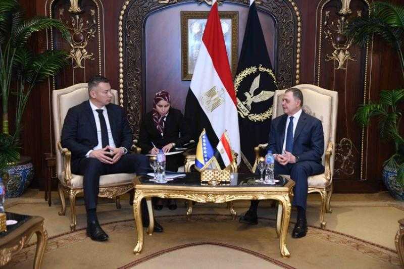 وزير الداخلية يستقبل نظيره البوسني خلال زيارته الرسمية للبلاد