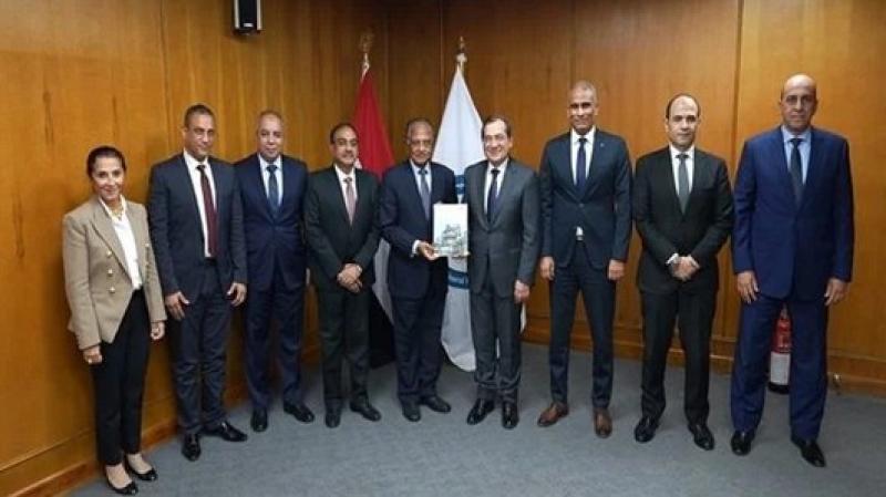 وزير البترول يستقبل وفدًا من شركة تي سي أي سنمار الهندية للكيماويات