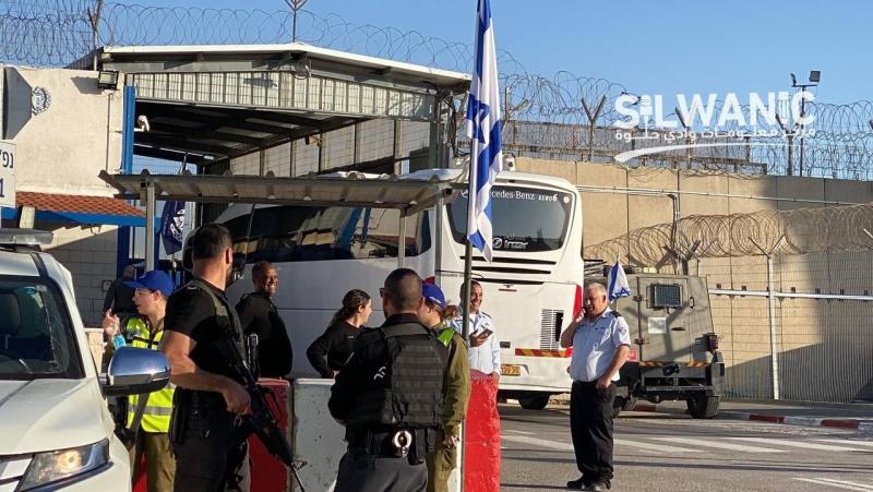 بالأسماء.. الأسرى والأسيرات المفرج عنهم من السجون الإسرائيلية اليوم