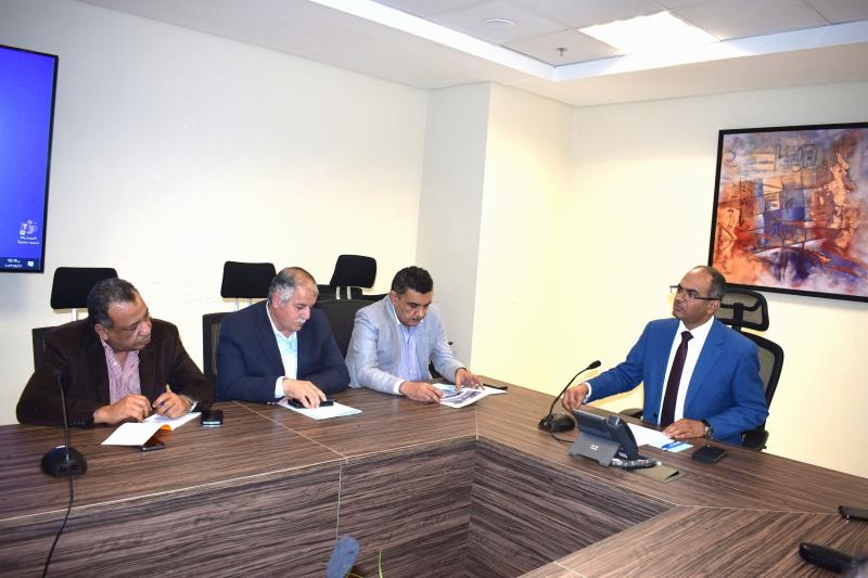 نائب وزير الإسكان  يتابع موقف تنفيذ محطة تنقية مياه شرب جديدة بالعاشر من رمضان