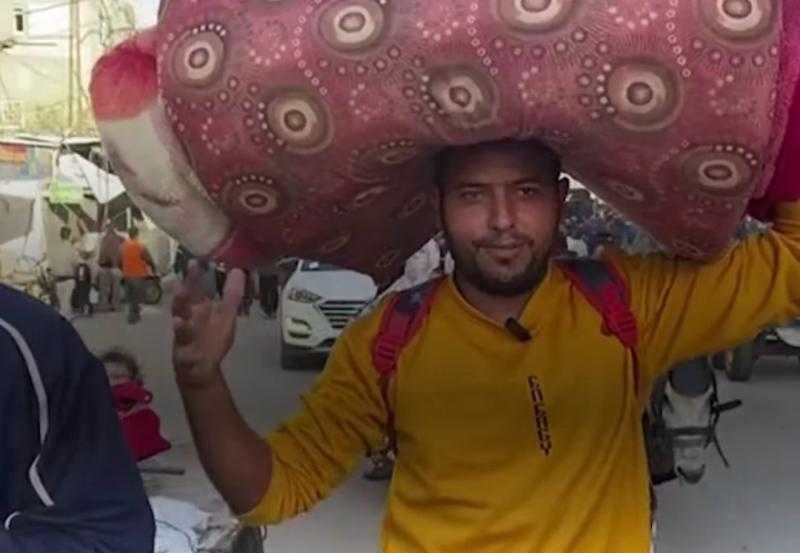 «مبسوط جدًا ومطمئن».. شاهد.. فرحة مواطن فلسطيني عائد إلى منزله خلال الهدنة