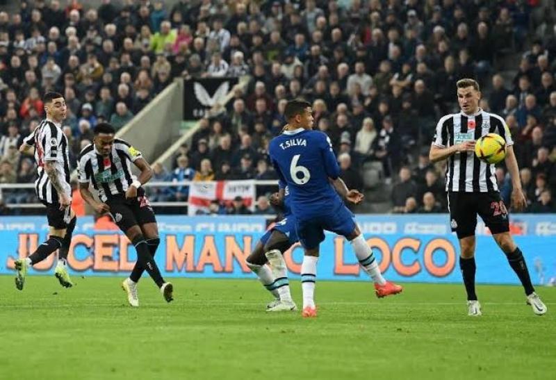 نيوكاسل يكتسح تشيلسي برباعية في الدوري الإنجليزي الممتاز