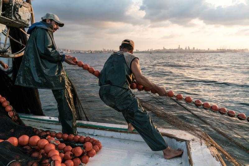 «الأرصاد» تحذر من ممارسة أعمال الصيد في البحر المتوسط غدا.. اعرف السبب