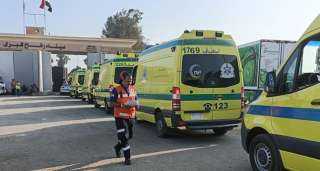 وصول 16 مصابًا من قطاع غزة إلى معبر رفح للعلاج في مصر