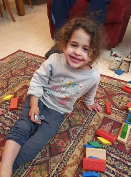 الطفلة أباجيل إيدان