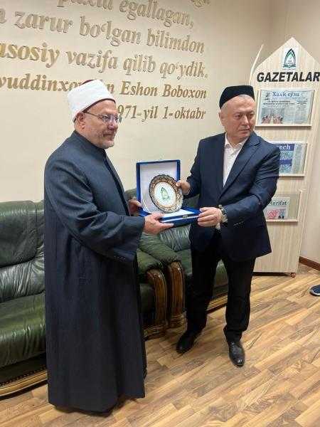 مفتي الجمهورية يلتقي نظيره الأوزبكي في طشقند ويبحثان آفاق التعاون