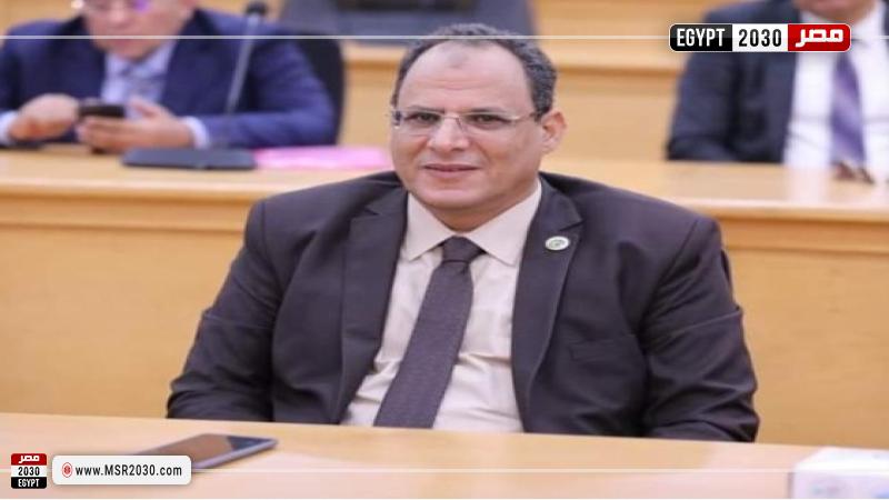 الدكتور خالد عرفان عميد كلية التربية
