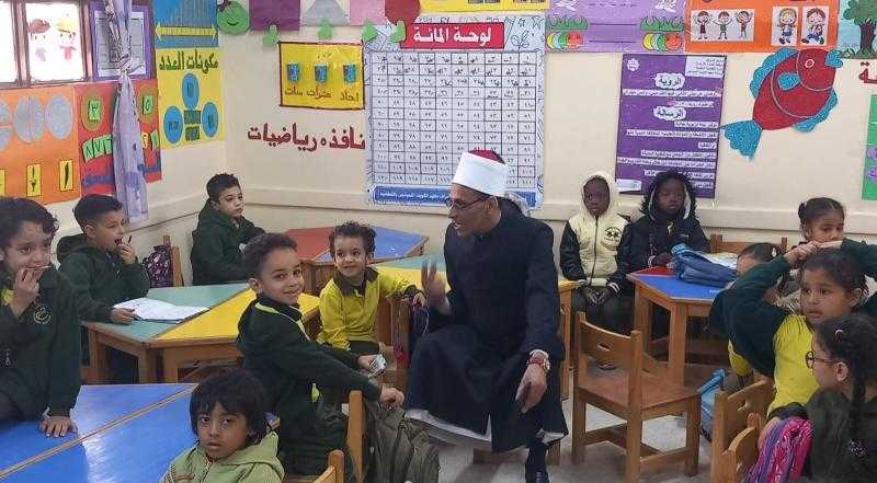 وسط سعادة وفرحة.. طلاب معهد الكويتي الإبتدائي يبتهجون بزيارة رئيس منطقة القاهرة الأزهرية