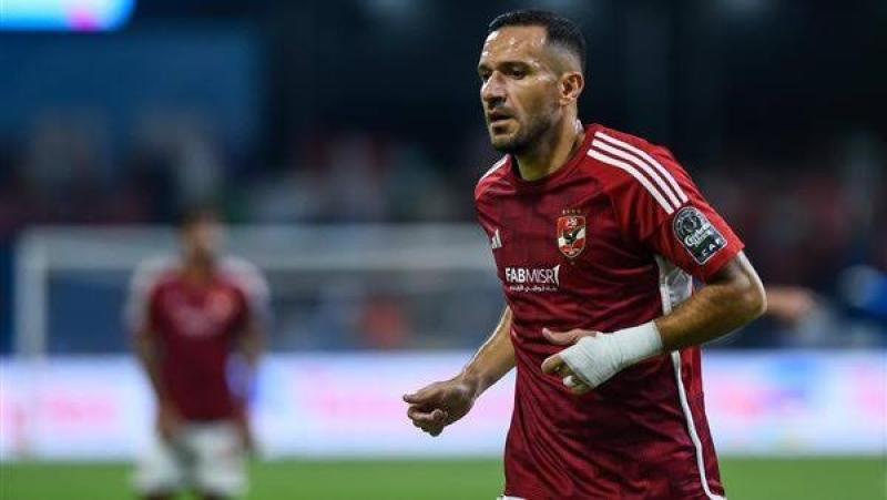 تصريحات مُثيرة من نجم الأهلي السابق بشأن مقارنة معلول والدبيس