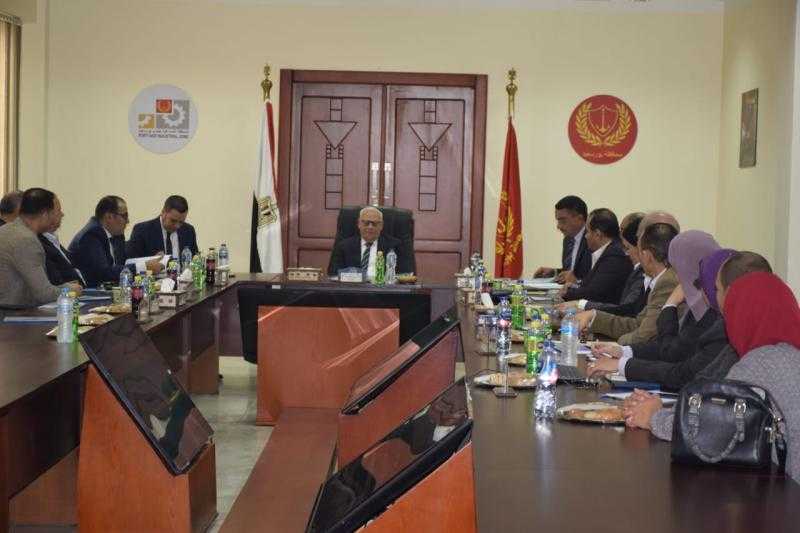 عادل الغضبان يترأس اجتماع مجلس إدارة المنطقة الصناعية جنوب بورسعيد