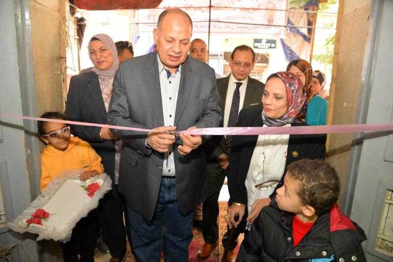 محافظ أسيوط يفتتح معرض الملابس والمنتجات المصرية بنادي الواي بأسيوط