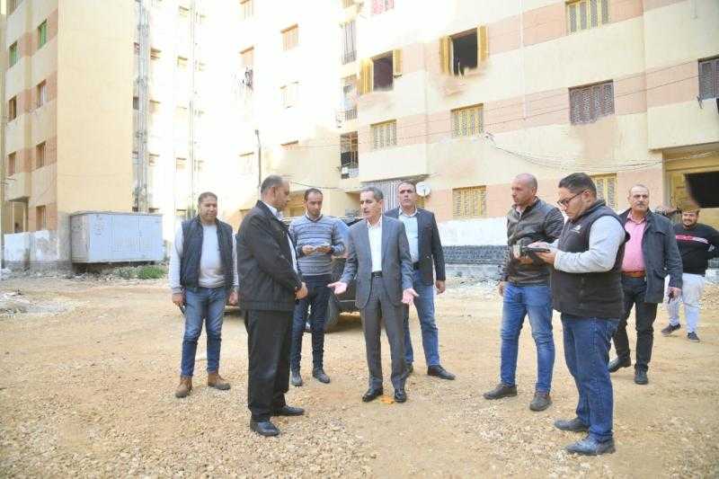 محافظ الغربية يتفقد تطوير عمارات الأوقاف بالعجيزي ومشروع محطة البيض في جولته المسائية