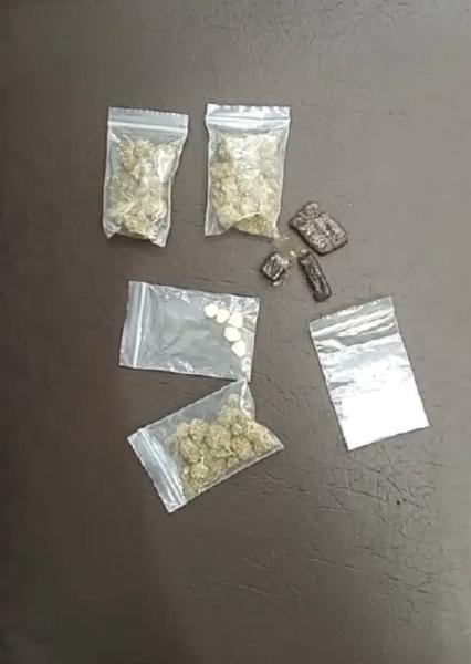 بأنواع مختلفة.. سقوط ”مهندس المخدرات” بمطار القاهرة