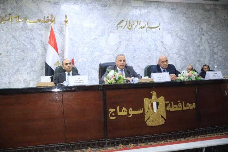 محافظ سوهاج يتابع استعدادات المحافظة للانتخابات الرئاسية