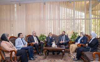 رئيس جامعة طنطا يستقبل وفدا من أعضاء حملة المرشح الرئاسي عبد الفتاح السيسي بالغربية