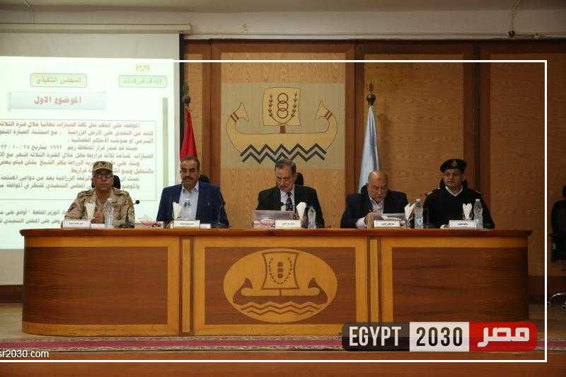 محافظ كفر الشيخ يناقش عددا من الموضوعات المهمة