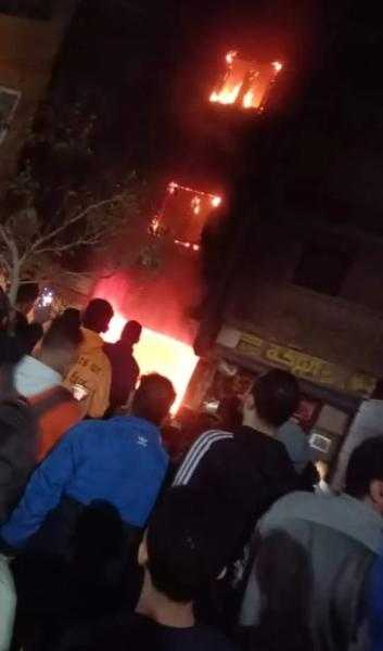 انتداب المعمل الجنائي لبيان سبب حريق 3 طوابق في فيصل (صور)